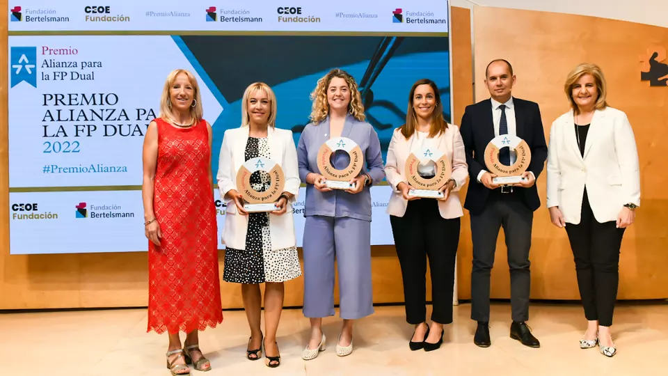 ISOVER y Placo®, ganadoras del VI Premio Alianza para la FP Dual 2022 por su proyecto ‘Aportando Profesionalidad’ ISOVER y Placo®, ganadoras del VI Premio Alianza para la FP Dual 2022 por su proyecto ‘Aportando Profesionalidad’